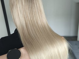 Erika Juo • Plaukų Procedūros