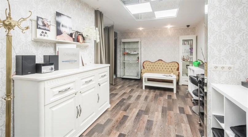 Grožio namai „Moni“ – kirpėja Silvija