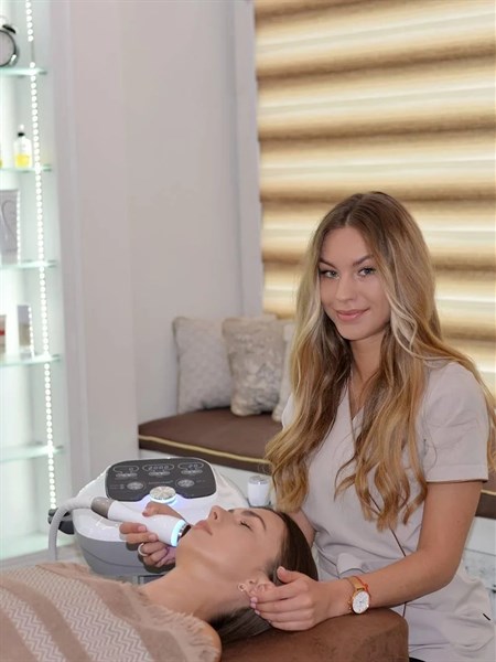 Apollo aparatinė procedūra senstančiai odai