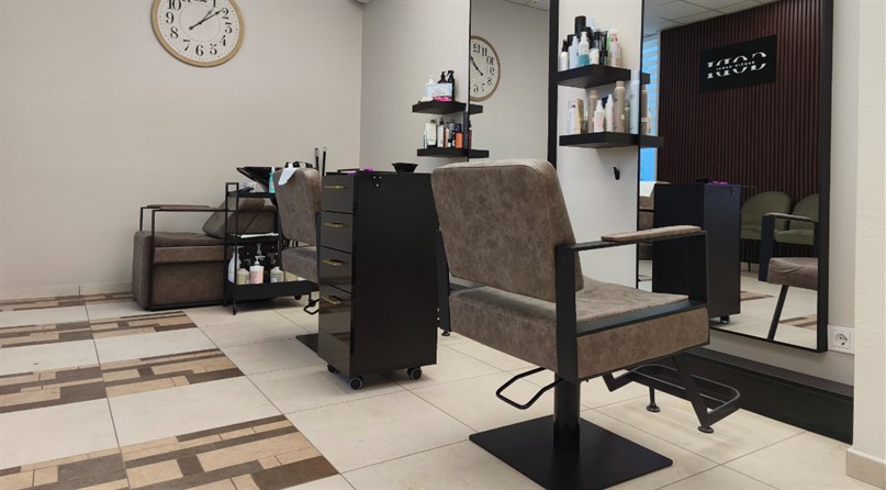 Erika Juo • Plaukų Procedūros