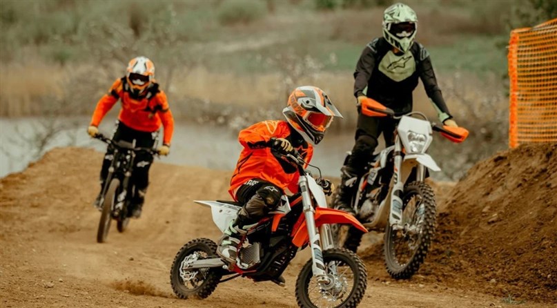 Elektrinių motociklų parkas "Electrack"