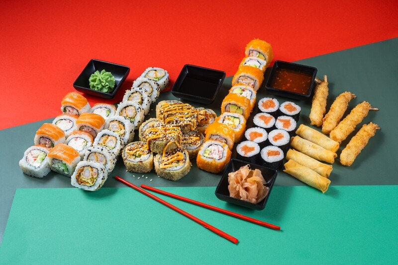 Šventinis sushi rinkinys 48 vnt. restorane „Sushi lovers“