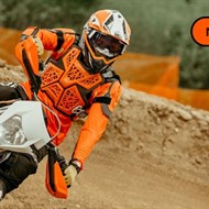 Elektrinių motociklų parkas "Electrack"