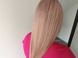 Erika Juo • Plaukų Procedūros