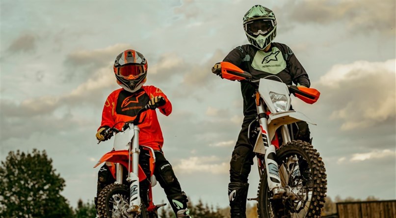 Elektrinių motociklų parkas "Electrack"