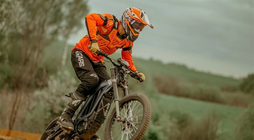 Elektrinių motociklų parkas "Electrack"